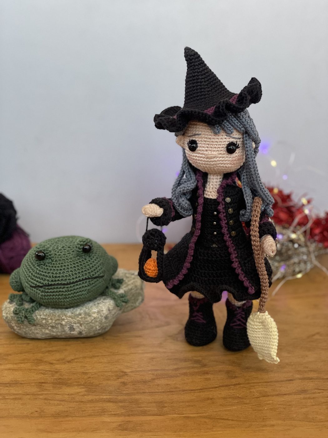 Niona the Witch and Bufo crochet amigurumi, photo 4