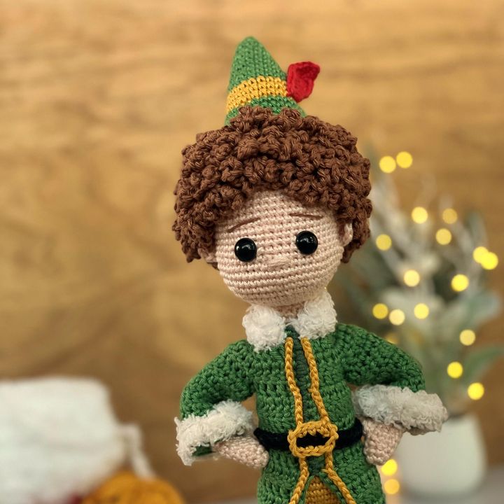 Buddy the Elf crochet pattern, finished amigurumi